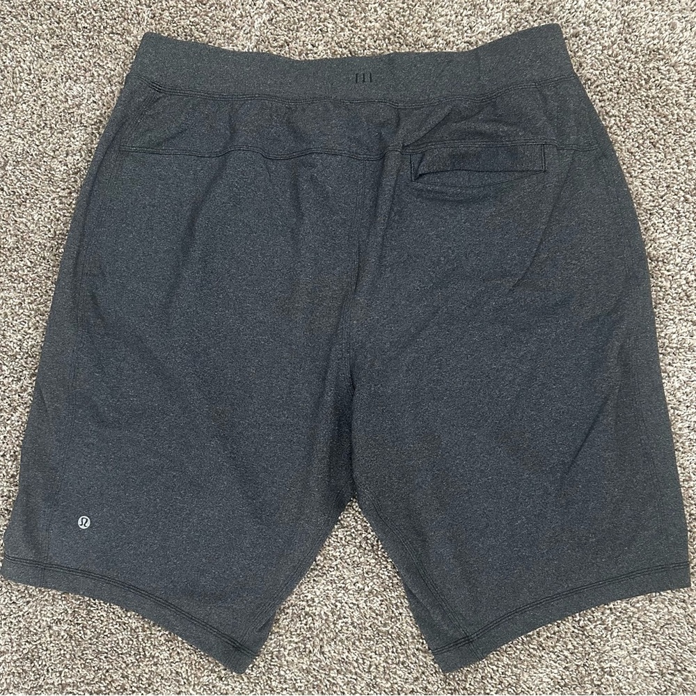 Lululemon Men’s XL Linerless Dark Gray Athletic Gym Shorts Heavy Duty 11” Inseam